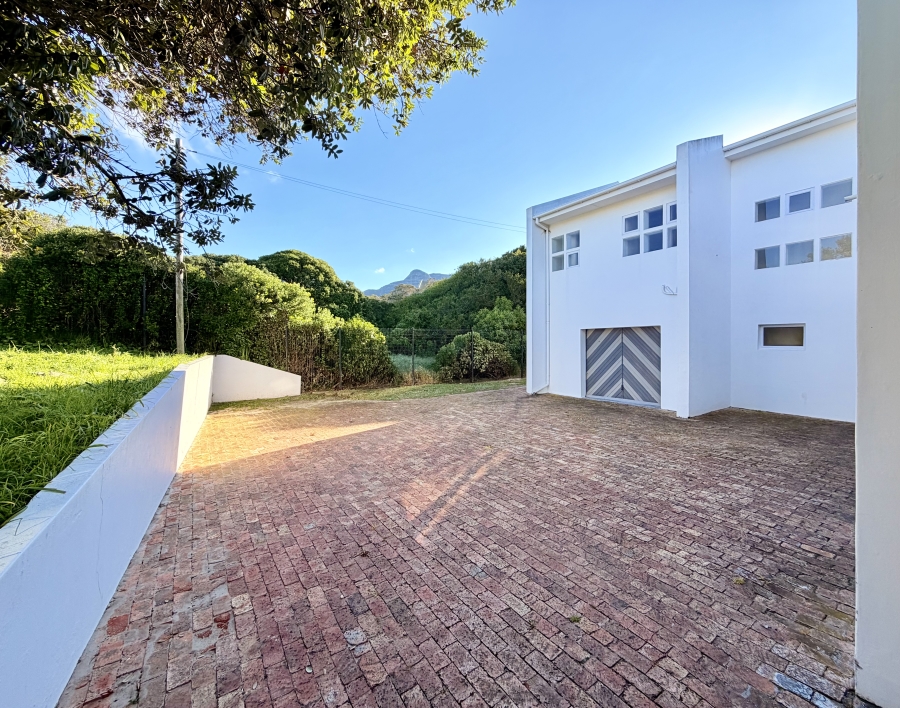 5 Bedroom Property for Sale in Vermont Western Cape